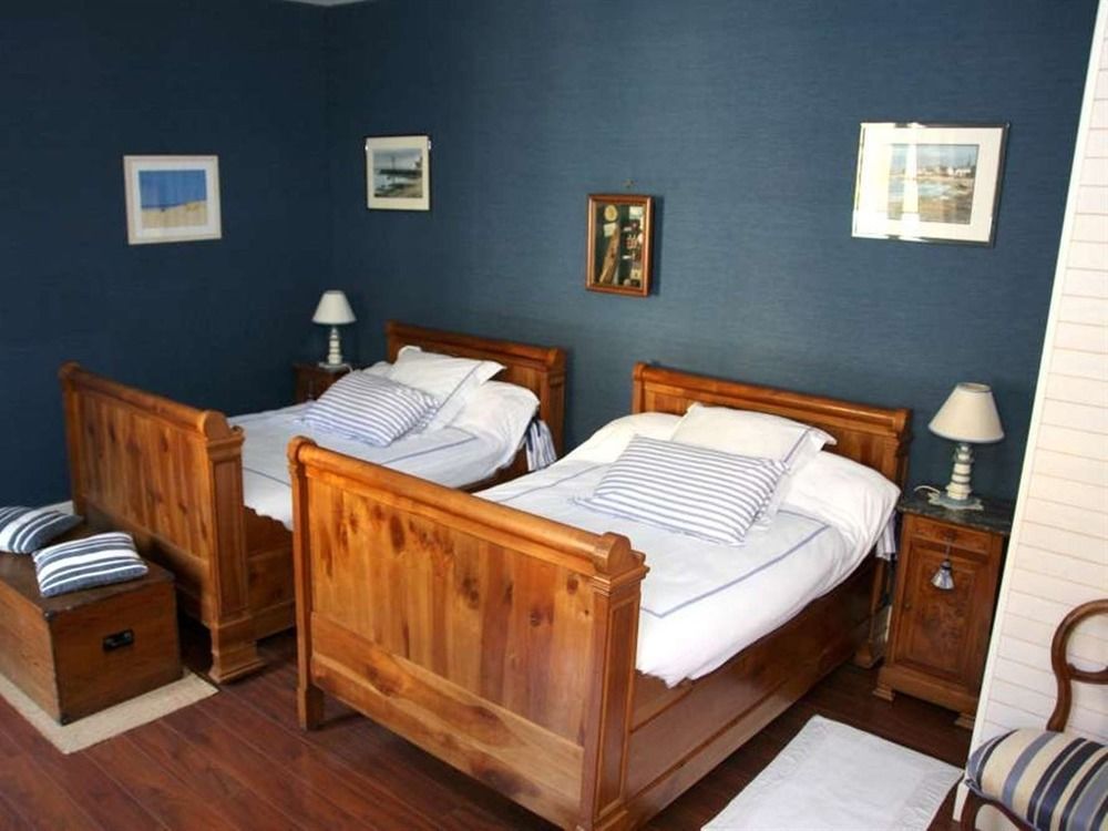 Bed and Breakfast Chateau de Puyrigaud à Léoville Extérieur photo