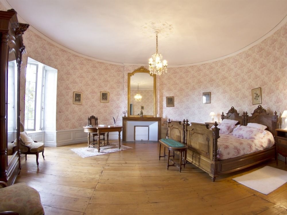 Bed and Breakfast Chateau de Puyrigaud à Léoville Extérieur photo