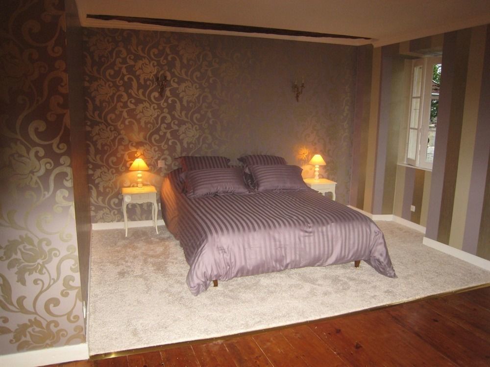 Bed and Breakfast Chateau de Puyrigaud à Léoville Extérieur photo